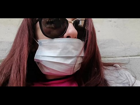 ❤️ Nicoletta报复她的邻居,在他的车库里撒尿(特别Covid19意大利检疫局) ️ Porno