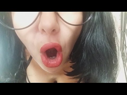 ❤️ 亲爱的,你的继母今天不让你去上学...... 我太需要你了... ️ Porno